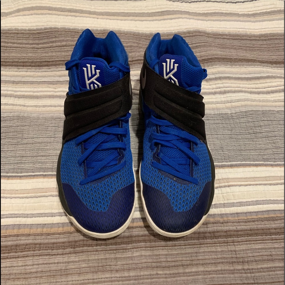 Men’s Kyrie 2 Basketball shoes